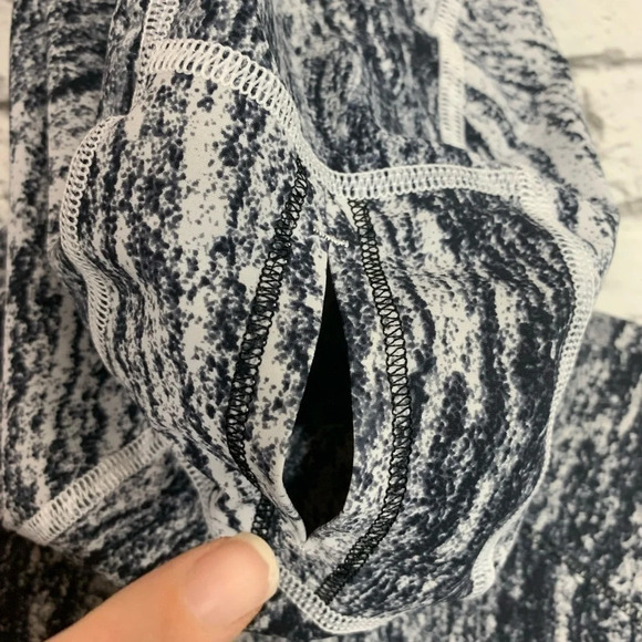 Lululemon Women’s Runbeam Hoodie In Texture Twist White Black No Size Dot W3A86S - Picture 5 of 13